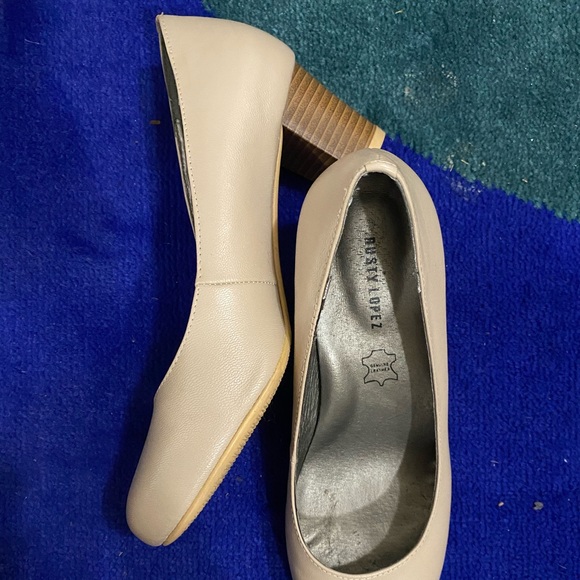 Heels - Picture 6 of 8